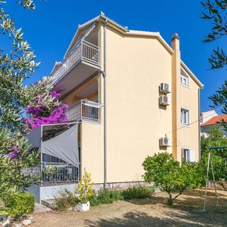 Apartmanok Parkolóhellyel Trogir - 24167 (2)