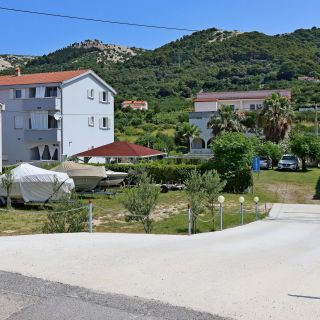 Apartments With Parking Space Barbat, Rab - 24547 Barbat (2)