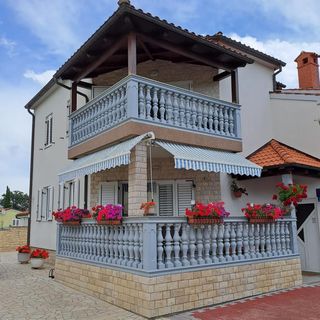 Apartmanok és Szobák Parkolóhellyel Medulin - 24576 (3)