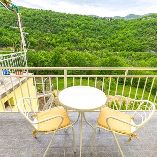 Apartment Green view Slime (5)