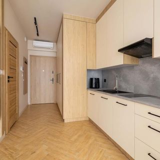 Kremowe studio | A/C | Parking | Centrum Katowic (4)