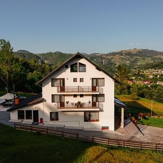 Casa Popas de Munte Podu Dâmboviţei (2)