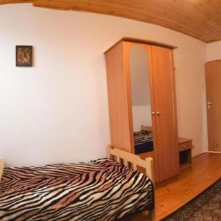 Dom całoroczny - Noclegi Pod Ostrym Działem Ustrzyki Dolne (2)