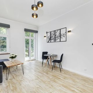 Przytulna Kawalerka w Sercu Nowej Rudy (2)