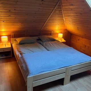 Dom Nad Dzikim Stawem Marianów, Płock (3)