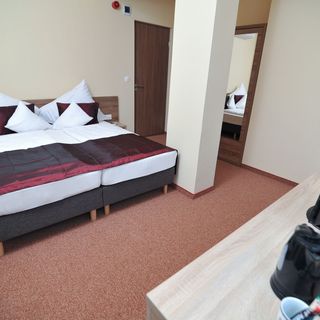 Centrooms Eger (3)