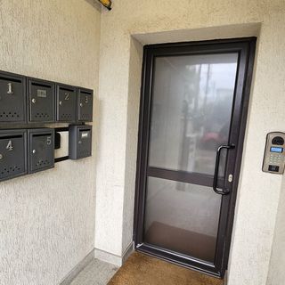 Exclusive Living Apartment București (2)