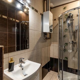 Large 4-Bedroom Apartment in the Heart of Old Town (5)