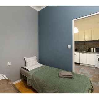 Large 4-Bedroom Apartment in the Heart of Old Town (4)