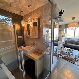 Hilltop Views Design Suite Budapest (3)