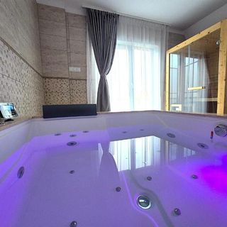 Cinque Stelle Apartment SPA Jacuzzi and Sauna Cluj-Napoca (2)