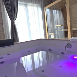 Cinque Stelle Apartment SPA Jacuzzi and Sauna Cluj-Napoca (4)