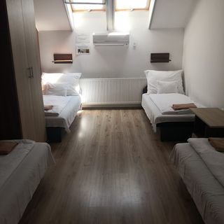 Zank Vezér Sport Szálláshely és Tekecsarnok Szank (3)