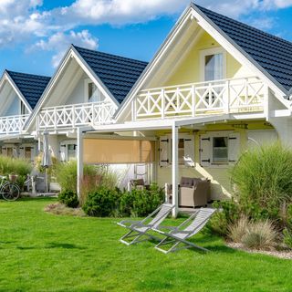 Domki nad morzem Otulone Słońcem Rowy (3)