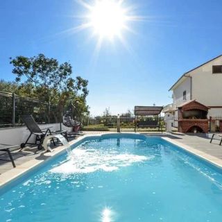 House DD with heated pool Okrug Gornji (2)