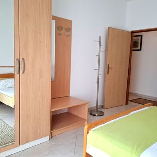 Apartments and Rooms Toni Malinska (5)