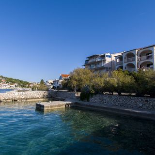 Apartment and Rooms Ive Tisno (4)