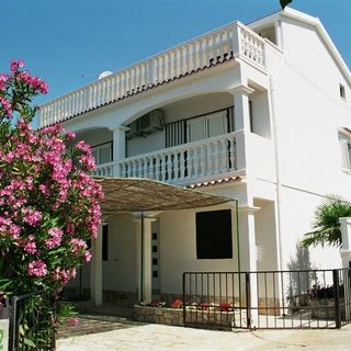 Apartmanok Parkolóhellyel Pirovac, Sibenik - 24766 Pirovac (4)