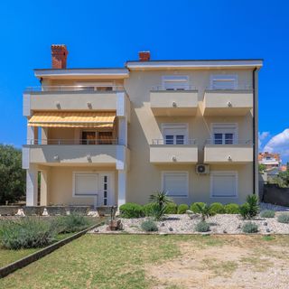 Apartmanok Parkolóhellyel Krk - 24809 (2)