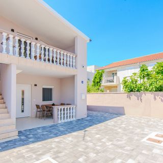 Apartmanok Parkolóhellyel Vir - 24843 (2)