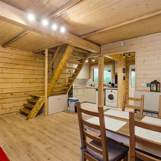 Całoroczny, drewniany domek przy lesie Prażmów Nowy (5)