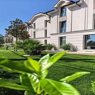 Royal Rooms by J'adore Lugoj (2)