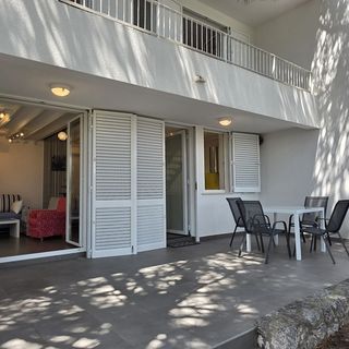 House Hlad Baska (2)