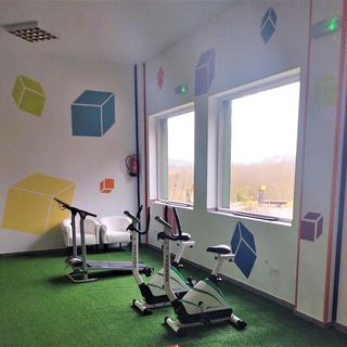 Apartament rodzinny 4-osobowy z balkonem z panoramicznym widokiem komfortowa Mazurska Chata Mikołajki (4)