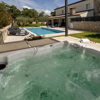 Villa Villa Casa Lori s bazenom i whirlpoolom Nova Vas (5)