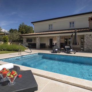 Villa Villa Casa Lori s bazenom i whirlpoolom Nova Vas (4)