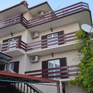 Apartmanok Parkolóhellyel Duce, Omis - 24975 Duće (3)