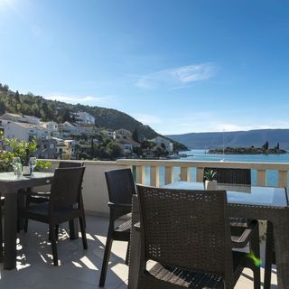 Apartments Beach house Blace (5)