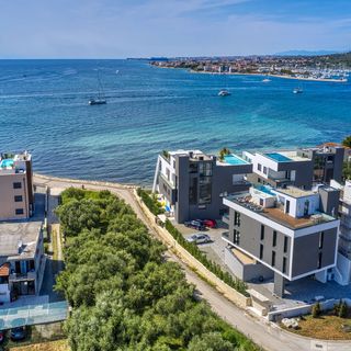 Crystal Holiday Residence II (2)