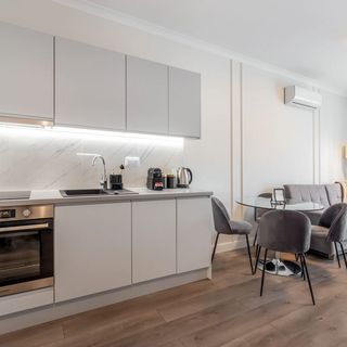 Golden Apartments Warsaw – Elegant & Sunny, Siedmiogrodzka 163 (2)