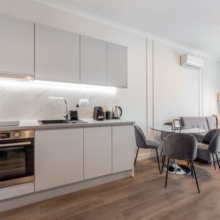 Golden Apartments Warsaw – Elegant & Sunny, Siedmiogrodzka 164 (2)