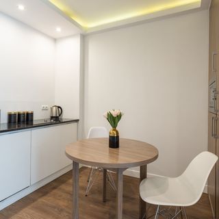 Golden Apartments Warsaw – Elegant & Cozy in Central Warsaw - Wronia A (3)