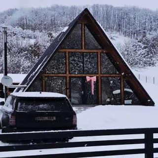 Crown Hills Resort A-Frame Chiuiești (4)