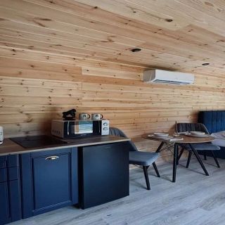 Crown Hills Resort Tiny House Chiuiești (2)