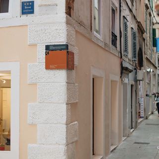 Apartment and Room Old town Split (4)