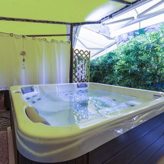 Apartment Center with jacuzzi Split (5)