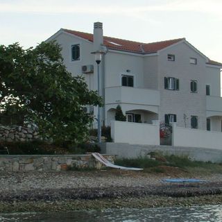 Apartments Azur Ilovik (2)