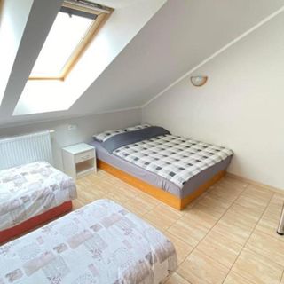 Pokoje Gościnne R10 Rewa (2)