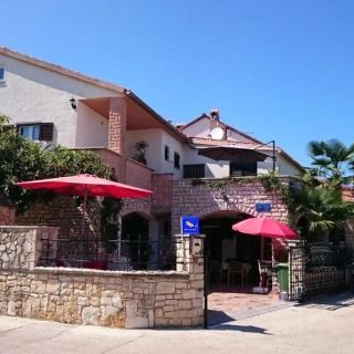 Apartments With Parking Space Rovinj - 24972 (2)