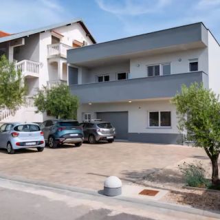 Apartments With Parking Space Zadar - 25204 (2)