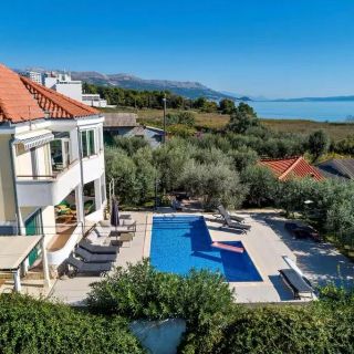 Family Friendly House With A Swimming Pool Split - 25280 (2)