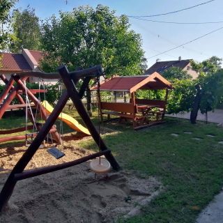 Konrád Apartmanház Alsóörs (2)