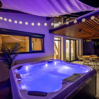 White Lotus Mini Loft House (4)