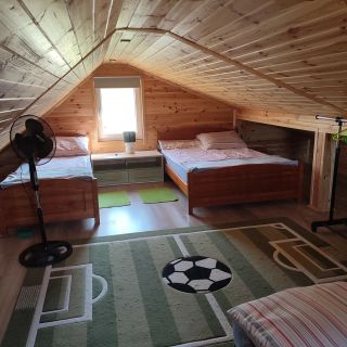 Roztocze, Domek na leśnym wzgórzu Adamów (4)