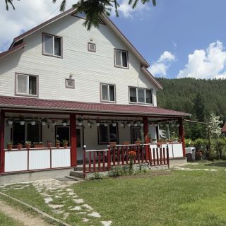 Căsuța de la Munte Lepșa (2)