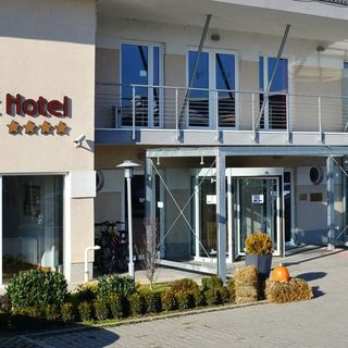 Szépia Bio & Art Hotel Zsámbék (2)